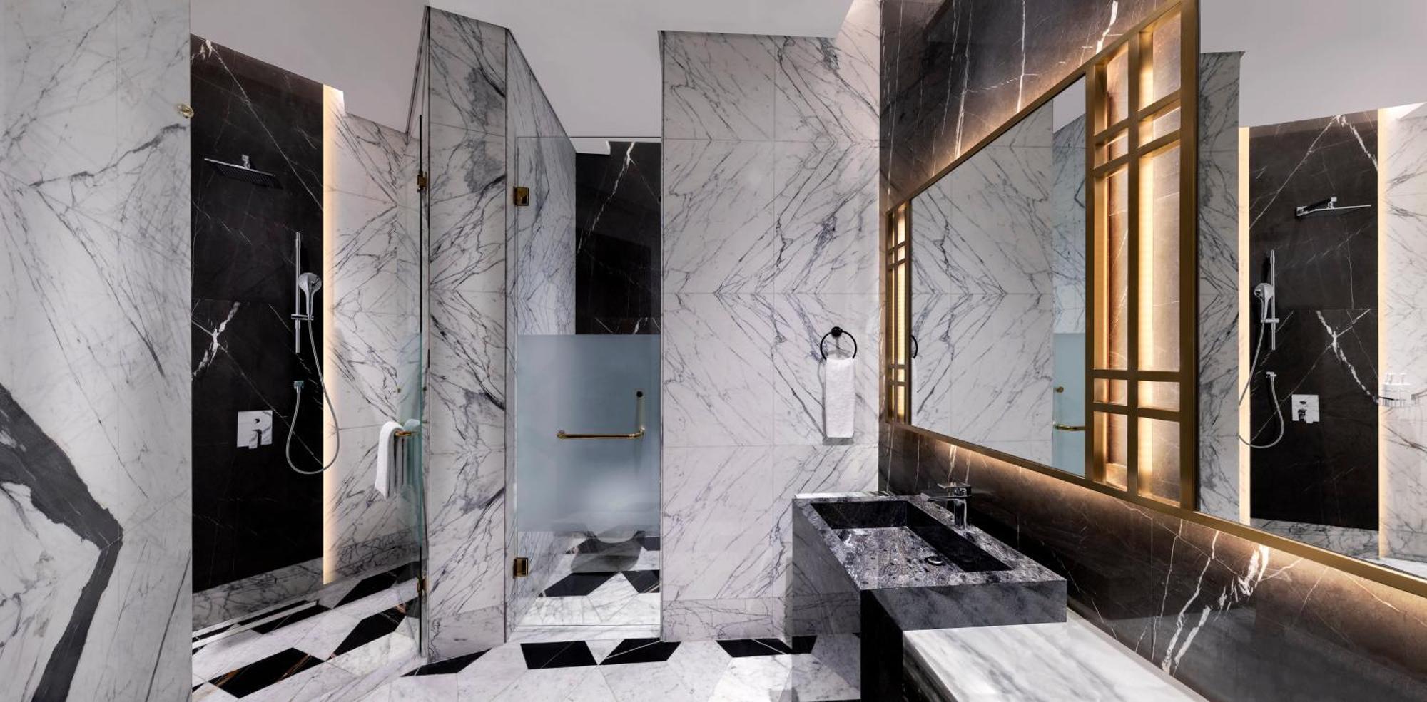 Velero Hotel Doha Lusail 외부 사진 Bathroom