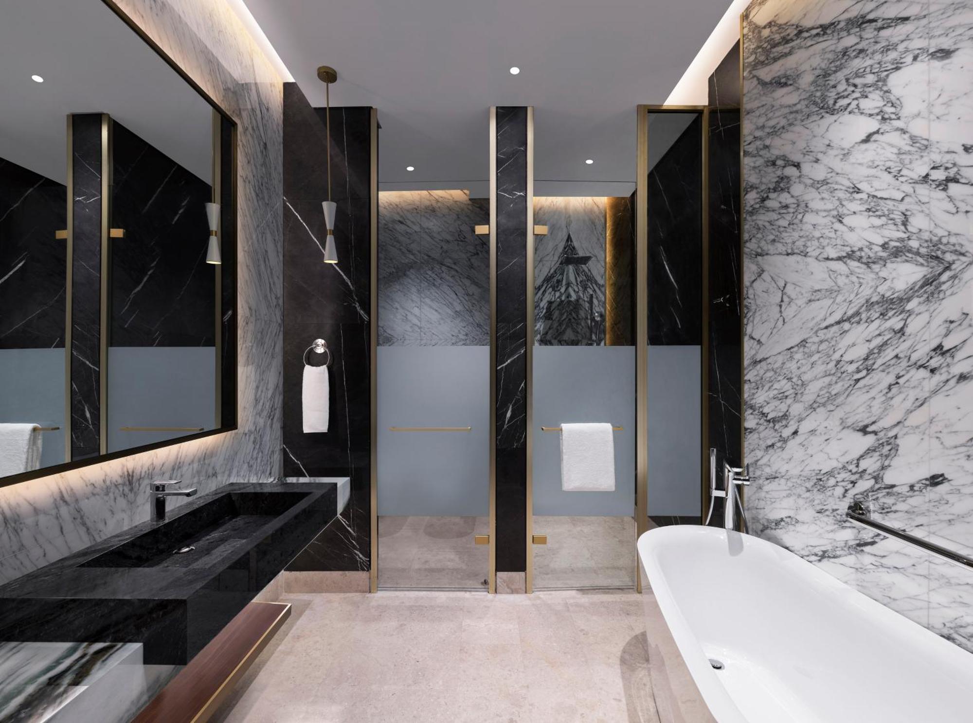 Velero Hotel Doha Lusail 외부 사진 Bathroom