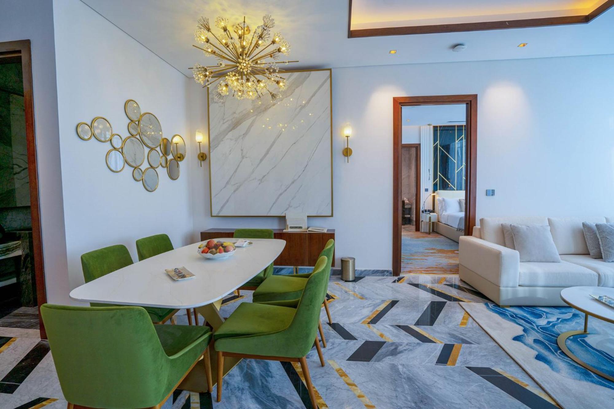 Velero Hotel Doha Lusail 외부 사진 A dining room